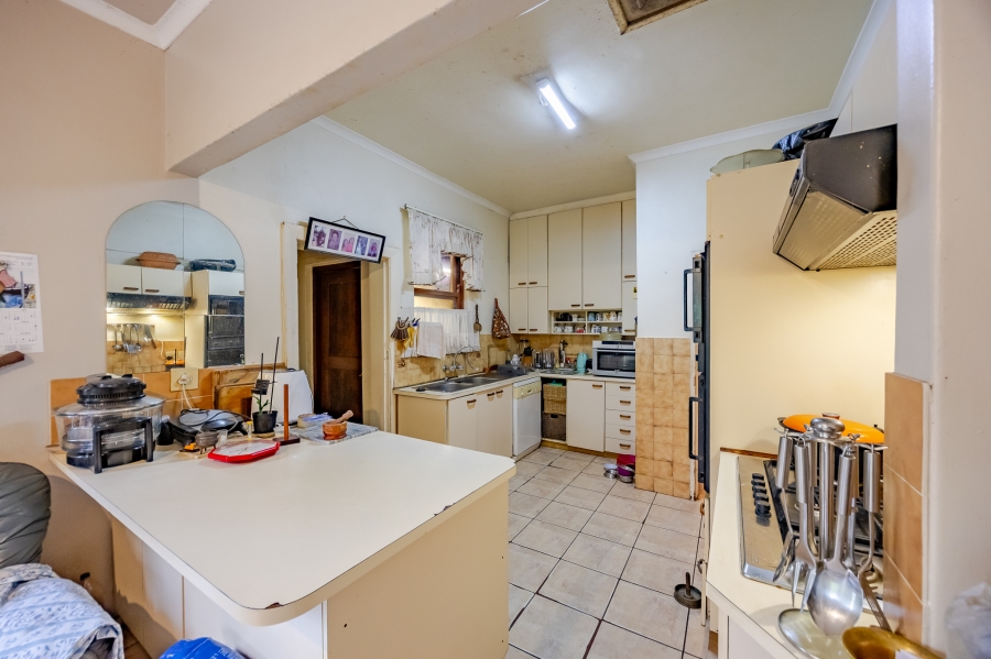 4 Bedroom Property for Sale in Lakeside Western Cape
